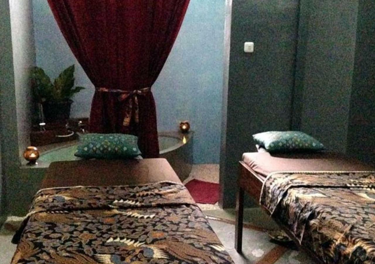 Wae Molas Hotel ลาบวนบาโจ ภายนอก รูปภาพ